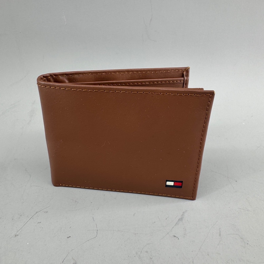 Tommy Hilfiger Mens Brown Leather Bifold Wallet with ID Window Logo Flag